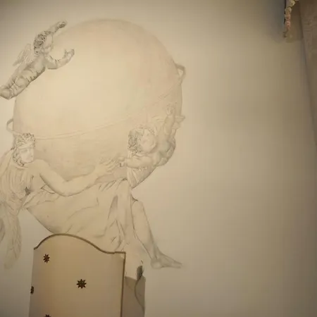 Henry's Heaven * Venice