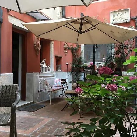 Henry's Heaven Venecia